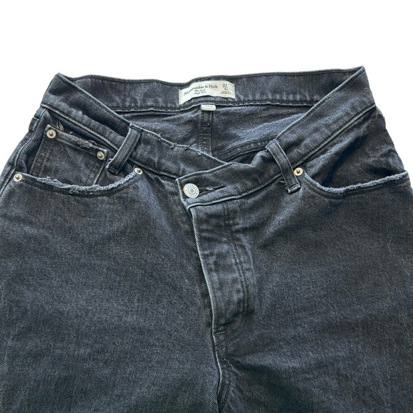 Abercrombie & Fitch Curve Love High Rise The Dad Jeans Size 4 Sunwashed Black - Picture 4 of 7